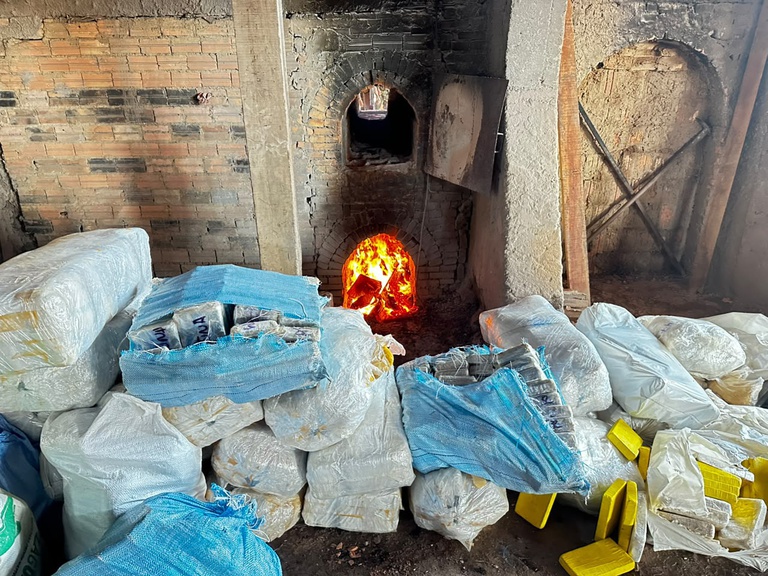 PF destrói cerca de 3,6 toneladas de drogas em Guajará-Mirim/RO