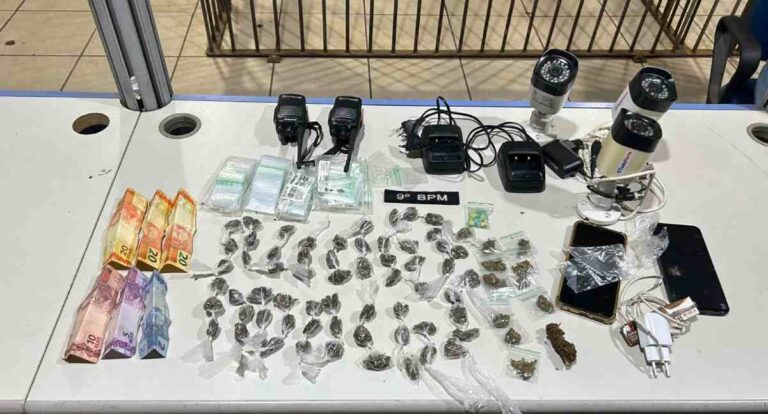 Denúncia de moradores leva PM a ponto de drogas e termina com dois adolescentes apreendidos no Areal