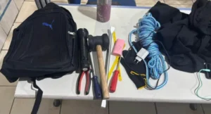 Dupla é presa em tentativa de furto a joalheria em shopping na capital
