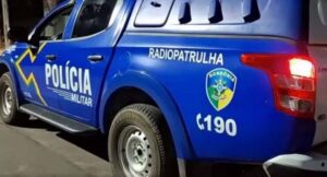 Três estudantes são flagrados com faca e canivetes dentro de escola estadual no interior