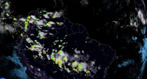 Rondônia terá fim de semana de chuvas e tempestades, com risco de ventos fortes e muitos raios