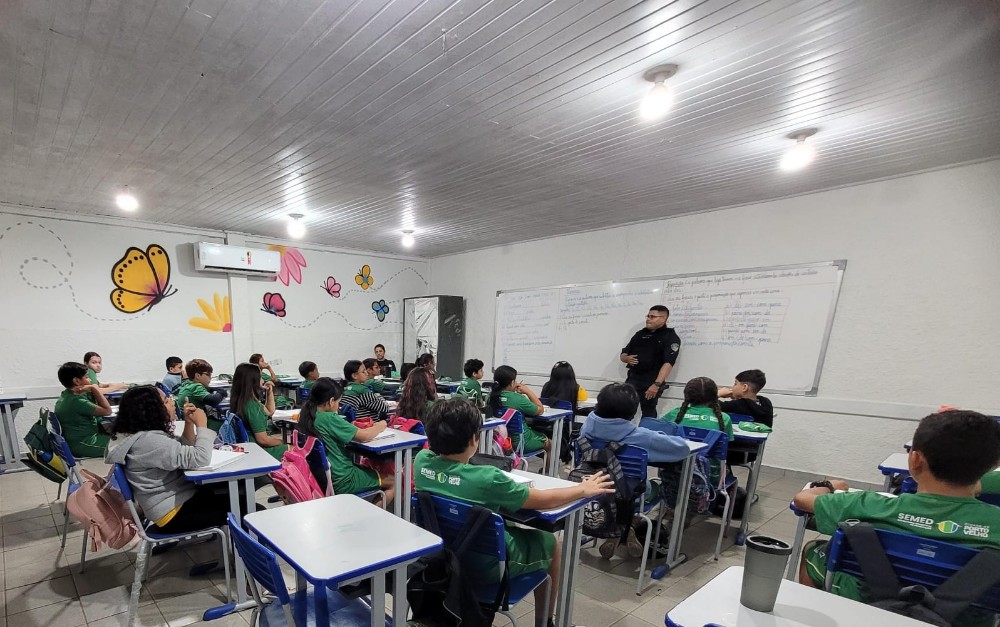 Porto Velho antecipa feriado do Dia do Professor e suspende aulas nesta terça-feira