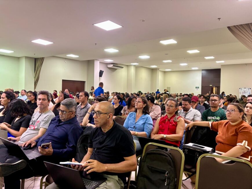 Formação na Plataforma Rondônia Bilíngue aprimora uso dos recursos digitais no ensino de idiomas