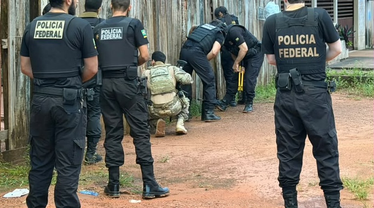 PF faz buscas em Guajará-Mirim para apurar suspeita de favorecimento em contrato de R$ 91,7 mil