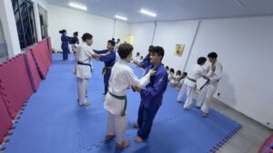 Mais de 30 atletas do Construindo Campeões disputam etapa do Campeonato Estadual de Judô