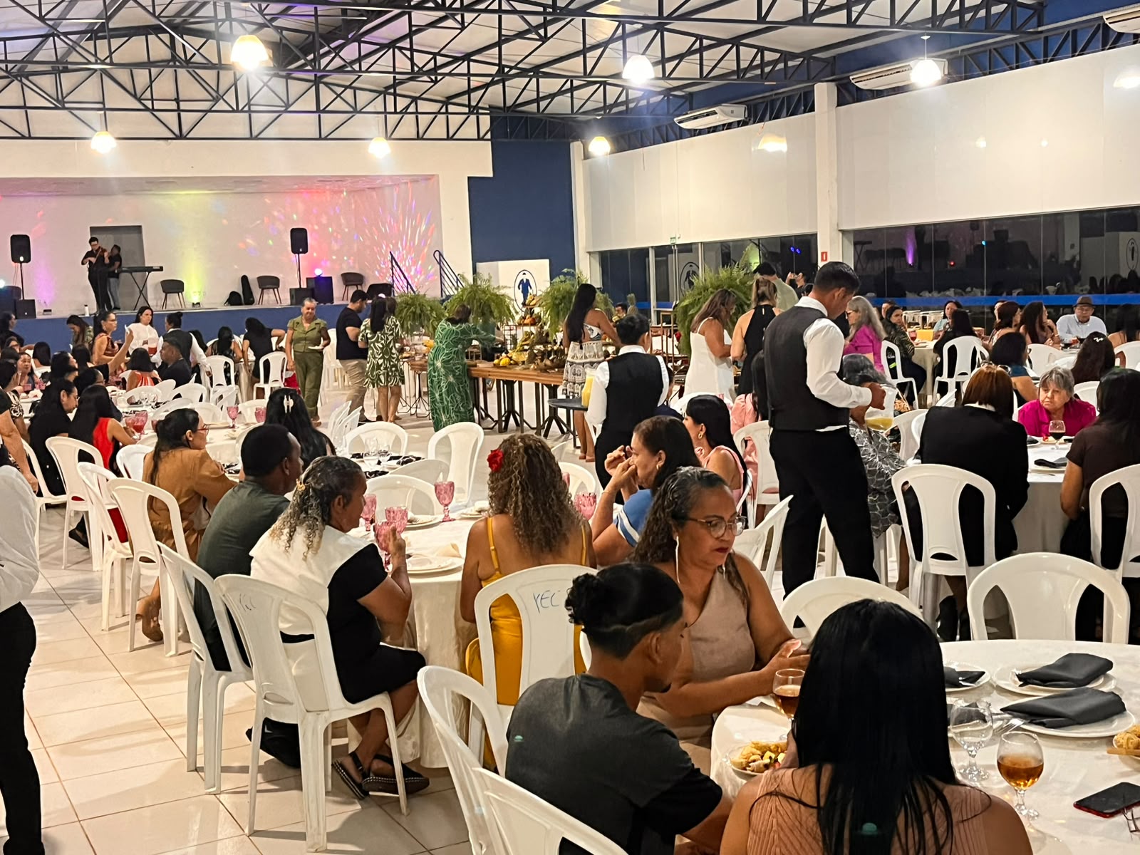 Com dedicação e carinho, 500 merendeiras alimentam sonhos nas escolas municipais