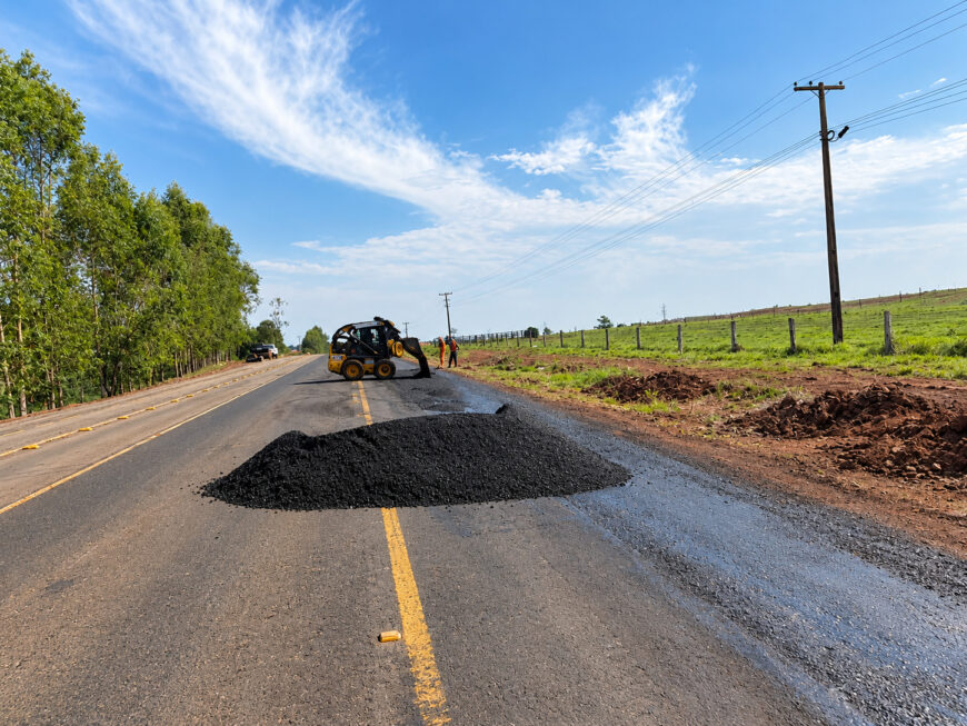 Manutenção asfáltica é realizada na RO-479 aprimorando condições de trafegabilidade