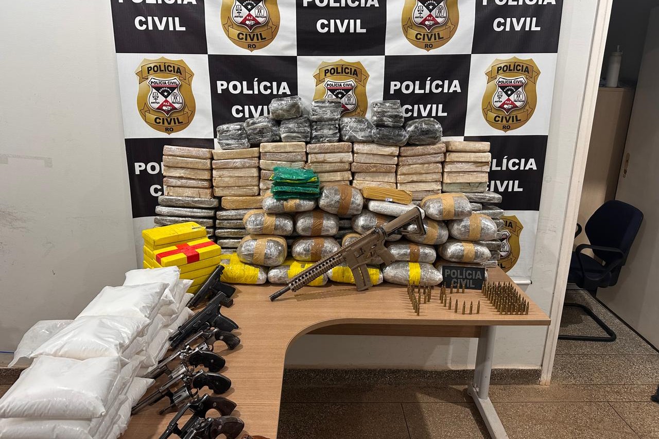 Nova Mamoré: Polícia apreende 146 kg de drogas e nove armas após perseguição na zona rural