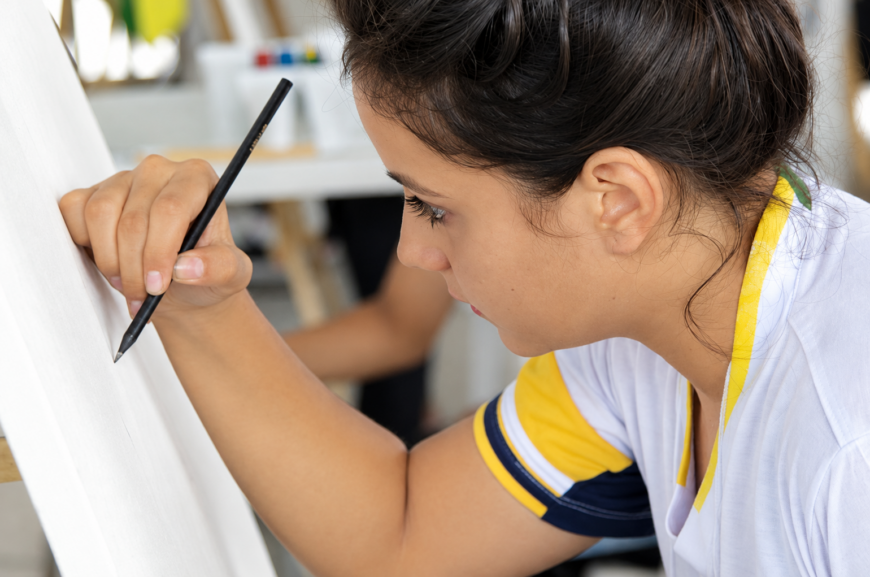 Escolas têm até 30 de novembro para inscrever estudantes em concurso nacional de desenho sobre direitos digitais