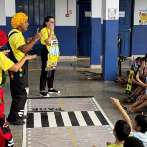 Detran-RO realiza ciclo de palestras para fortalecer segurança no transporte escolar, em Jaru