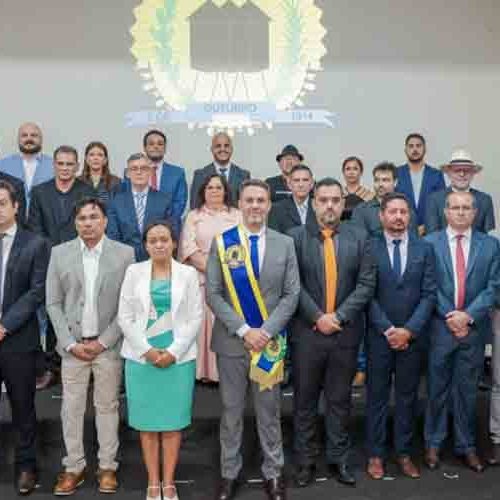 Léo Moraes empossa secretários e destaca que adotou critérios técnicos para a escolha dos nomes