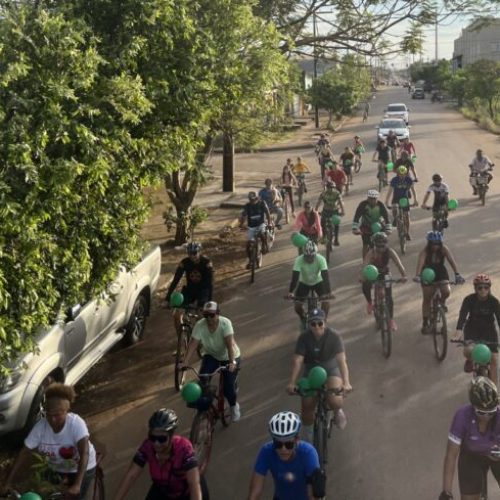 Conscientização ambiental e segurança no trânsito marcam evento com ciclistas na capital