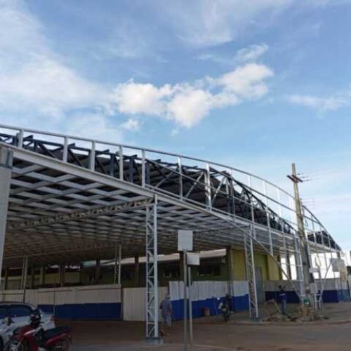 Obras de reforma e ampliação da Feira Municipal de Cerejeiras seguem avançadas