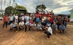 Produtores da Linha 13 de Alvorada recebem trator, carretinha e biodigestores com apoio de Cláudia de Jesus