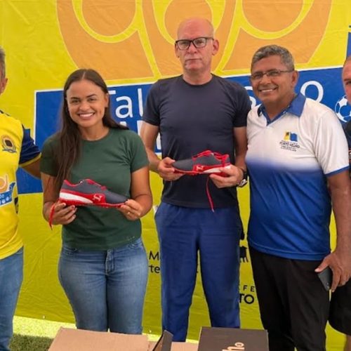 Deputada Dra. Taíssa entrega R$ 100 mil em chuteiras para jovens da Ponta do Abunã