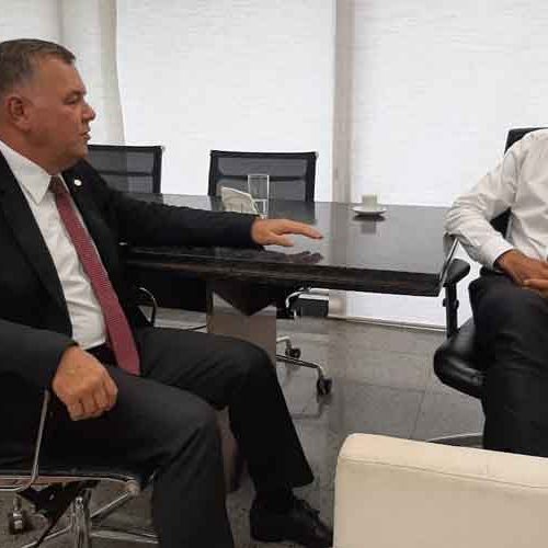 MOSQUINI SE LICENCIA DO COMANDO DO MDB RONDONIENSE E O SENADOR CONFÚCIO MOURA ASSUME O POSTO