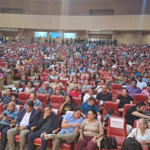 Governo de RO e Prefeitura de Porto Velho promovem cidadania com entrega de mais de mil títulos de propriedade a famílias de baixa renda