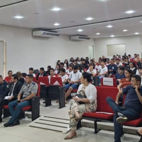 Estudantes de Ariquemes assumem papel de embaixadores contra as drogas em ação promovida pelo governo de RO