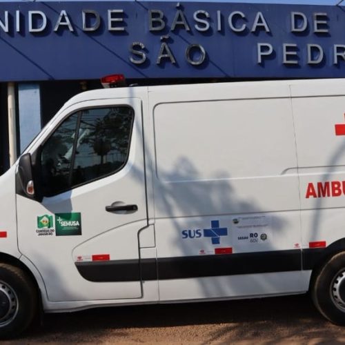 Deputada Cláudia de Jesus entrega ambulância de R$ 400 mil para distrito de Triunfo, em Candeias do Jamari