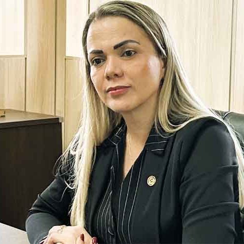 Deputada Cláudia de Jesus solicita fiscalização em farmácias e depósitos de medicamentos em Rondônia