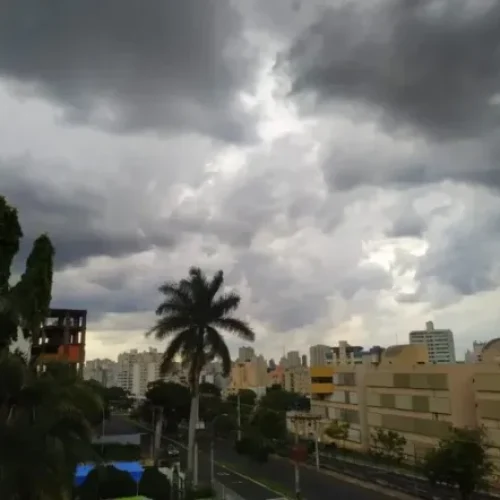 Rondônia: Frente fria e chuva afetam o estado nesta sexta-feira (08)