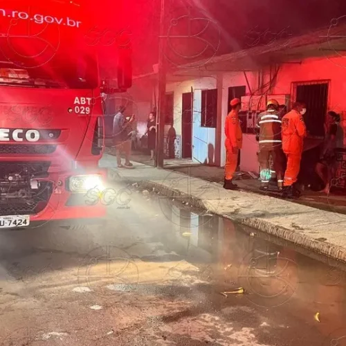 Incêndio atinge vila de apartamentos na zona Sul de Porto Velho