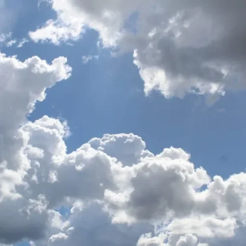Tempo instável com céu nublado e chuvas permanecem em Rondônia nesta sexta-feira (14)