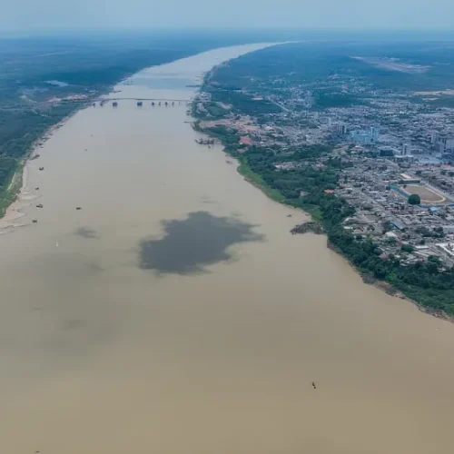 Rio Madeira alcança 16 metros e mantém cota de alerta; comunidades ribeirinhas sofrem impactos