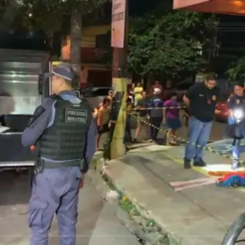 Bebê encontrada em lixeira pode ter sido assassinada após parto, diz polícia