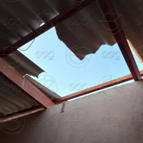 Ladrão invade loja pelo telhado e furta notebooks e dinheiro