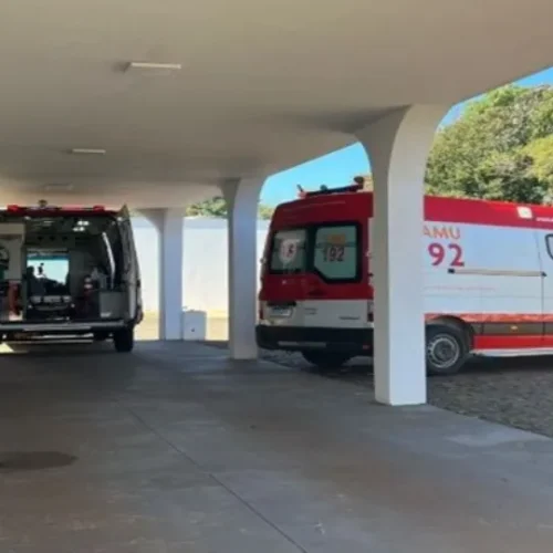 Briga de casal termina com facadas e os dois no pronto socorro