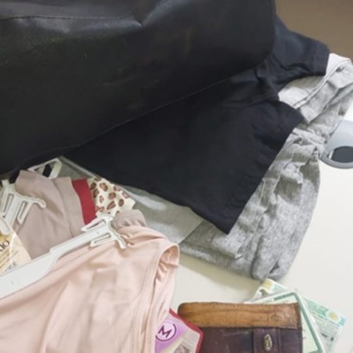 Casal é flagrado furtando roupas íntimas por câmeras de segurança