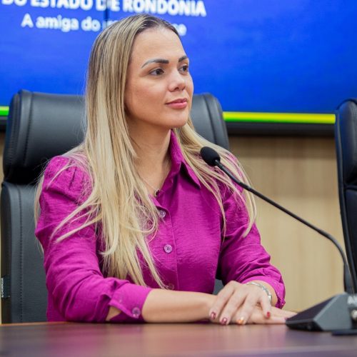 Cláudia de Jesus propõe política estadual de prevenção e cuidado em saúde mental em Rondônia