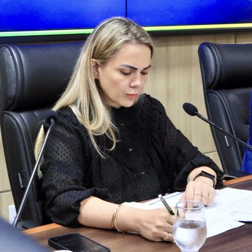 Cláudia de Jesus propõe isenção de ICMS e IPVA para pessoas com fibromialgia na compra de veículos em Rondônia