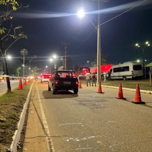 Equipes de trânsito ajudam a controlar o tráfego de veículos próximo a Expovel 2024