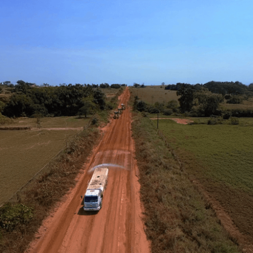 Duas frentes de serviço avançam na manutenção de 180 km da RO-420, de Nova Mamoré a Buritis