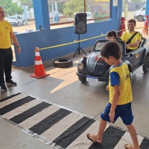 Carrinhos motorizados são utilizados pelo Detran-RO para ensinar alunos sobre segurança no trânsito