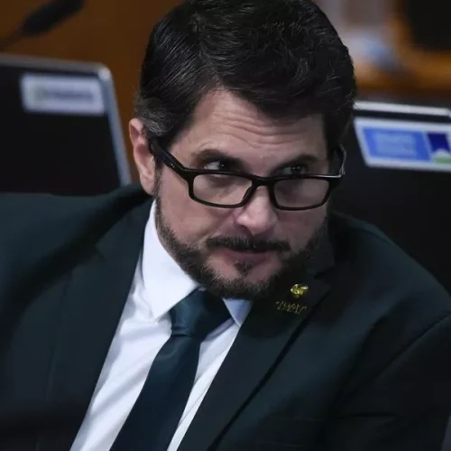Marcos do Val revela suposta reunião com Fux sobre voto no STF