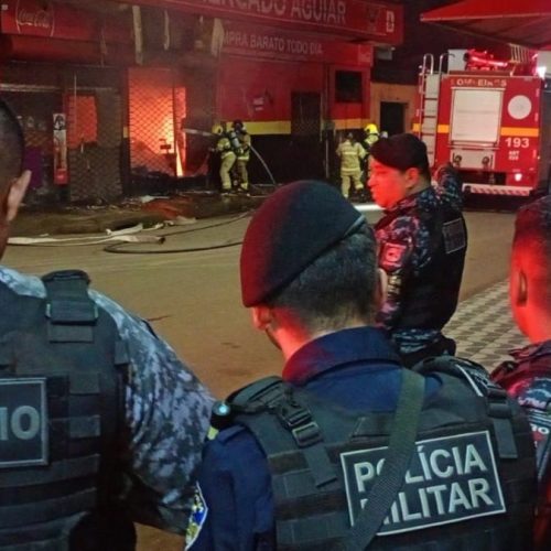 Incêndio destrói mercado na zona Leste de Porto Velho