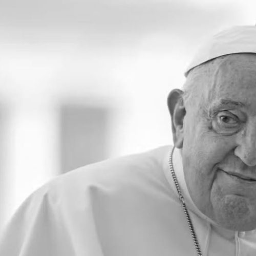 Papa Francisco morre aos 88 anos