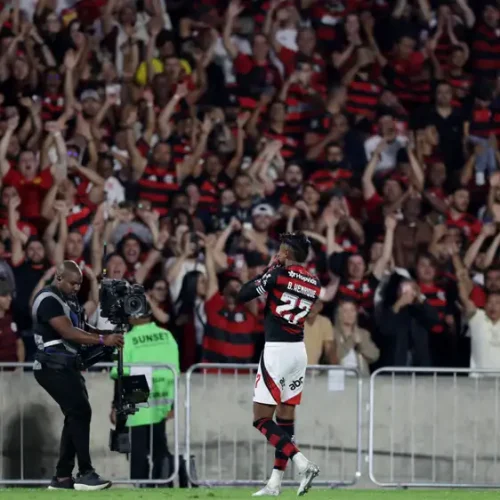 Fla vence e abre vantagem sobre Inter nas oitavas da Libertadores