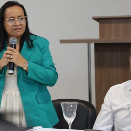 Vice-prefeita racha com Léo Moraes e deve lançar candidatura com apoio de Valter Araújo