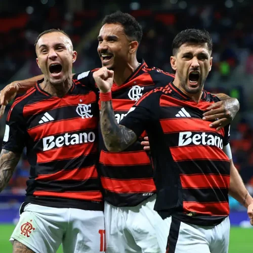 Flamengo enfrenta PSG em busca do título da Copa Intercontinental