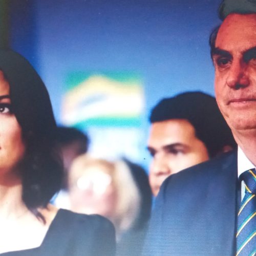 Bolsonaro fala em Michelle candidata e plano de assumir Casa Civil