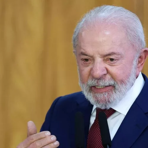 Lula critica aprovação da PEC da Blindagem pela Câmara: “não é séria”