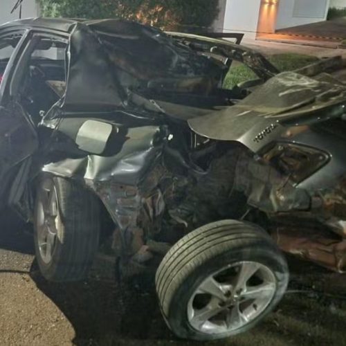 Grave acidente destrói Corolla, deixa dois mortos e três feridos sob cuidados médicos