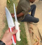 Homem pula muro e entra armado em creche; professoras retiram crianças e PM faz prisão