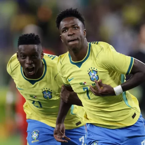 Brasil inicia caminhada rumo ao hexa contra o Marrocos (Foto: Ricardo Moraes/Reuters)