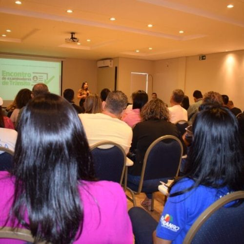 Encontro reúne 50 examinadores de trânsito com foco na padronização da aplicação dos exames de aquisição de CNH, em Ji-Paraná