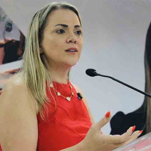 Deputada Cláudia de Jesus: sancionada lei que obriga focinheiras e coleiras para cães agressivos